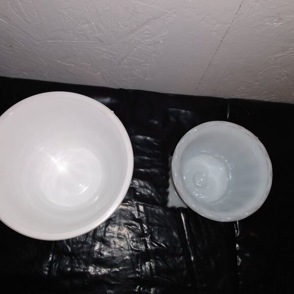 Vintage Milk Glass Vase/ Planters (2 ) - Picture 8 of 11